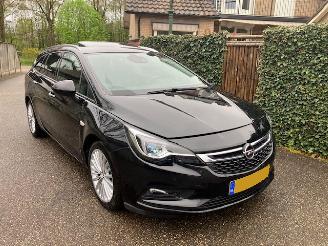 Vaurioauto  passenger cars Opel Astra 1.6 CDTI Innovation 2018 PANORAMA LEER VOLL 2018/10