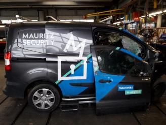 uszkodzony samochody osobowe Ford Courier Transit Courier, Van, 2014 1.5 TDCi 75 2021/3