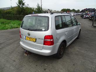 disassembly commercial vehicles Volkswagen Touran 2.0 FSi 2004/1