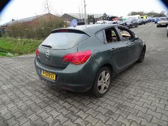 uszkodzony samochody osobowe Opel Astra 1.4 Turbo 2011/3