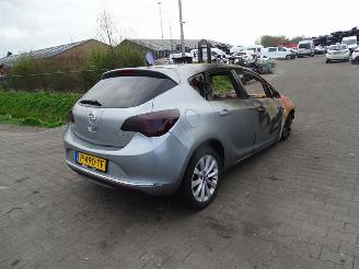 Schadeauto Opel Astra 1.4 16v 2012/11