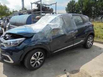 damaged passenger cars Renault Captur Captur (2R), SUV, 2013 0.9 Energy TCE 12V 2017