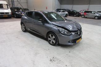 Damaged car Renault Clio 0.9 TCE ECO COLLECTION 2013/4