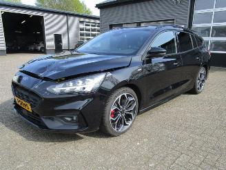 Damaged car Ford Focus WAGON 1.5 EcoBOOST ST LINE AUTOMAAT 2020/10