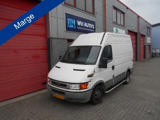 Damaged car Iveco Daily 35 C 13V 300 h 2 - l1 dubbel lucht marge bus export only 2001/2