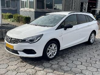 Salvage car Opel Astra SPORTS TOURER 1.2 Edition 2021/8