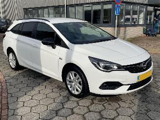Opel Astra SPORTS TOURER 1.2 Edition picture 3