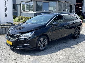 uszkodzony samochody osobowe Opel Astra Sports Tourer 1.0 Turbo 120 Jaar Edition 2019/10