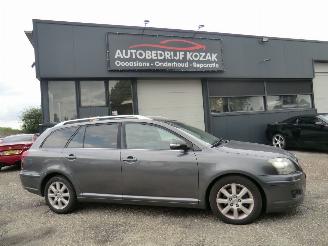 Toyota Avensis 2.2 D-4D Executive leer pdc airco picture 2