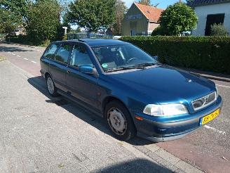 krockskadad bil auto Volvo V-40 1.6 16v 1997/1