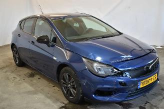 damaged passenger cars Opel Astra 1.2 Edition 2021/3