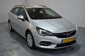 krockskadad bil auto Opel Astra SPORTS TOURER 2019/11