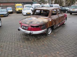 Coche accidentado Peugeot  Panhard pl17 1963/12
