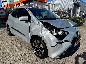 Damaged car Toyota Aygo 1.0 VVT-i x-first 2018/2