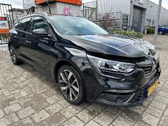 demontáž osobní automobily Renault Mégane Estate 1.3 TCe Bose 2019/11