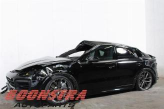 damaged passenger cars Porsche Cayenne Cayenne Coupe (9YB), SUV, 2019 3.0 V6 24V Turbo 2019/6