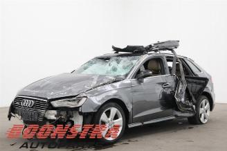 Voiture accidenté Audi A3 A3 Sportback (8VA/8VF), Hatchback 5-drs, 2012 / 2020 1.4 TFSI 16V e-tron 2015/1