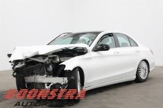 damaged passenger cars Mercedes C-klasse C (W205), Sedan, 2013 C-350 e 2.0 16V 2015/10