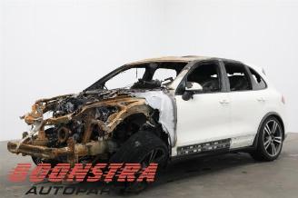 Voiture accidenté Porsche Cayenne Cayenne II (92A), SUV, 2010 / 2017 4.8 V8 32V Turbo 2011/9