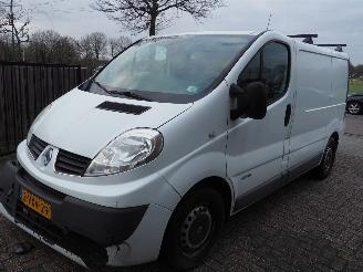 Autoverwertung Renault Trafic 2.0 dci Automaaat 2012/8