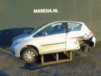 uszkodzony samochody osobowe Toyota Yaris Yaris III (P13), Hatchback, 2010 / 2020 1.0 12V VVT-i 2013/10