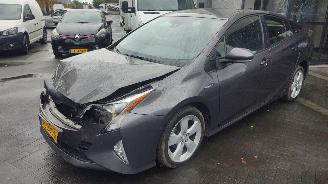 damaged passenger cars Toyota Prius 1.8 Executive 2019/2