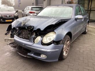 uszkodzony samochody osobowe Mercedes E-klasse E (W211), Sedan, 2002 / 2008 2.6 E-240 V6 18V 2004/6