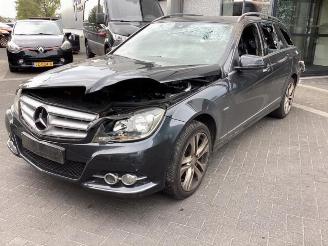 skadebil auto Mercedes C-klasse C Estate (S204), Combi, 2007 / 2014 2.2 C-200 CDI 16V BlueEFFICIENCY 2011/10