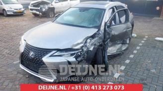 damaged passenger cars Lexus UX UX, SUV, 2019 250h 2.0 16V 2020/3