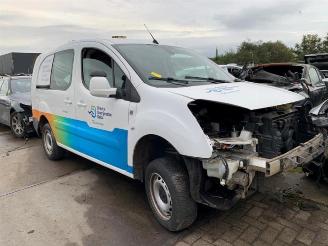 damaged passenger cars Peugeot Partner Partner (GC/GF/GG/GJ/GK), Van, 2008 / 2018 1.6 BlueHDi 100 2015/10
