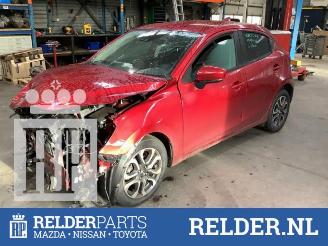 uszkodzony samochody osobowe Mazda 2 2 (DJ/DL), Hatchback, 2014 1.5 SkyActiv-G 90 2019/2