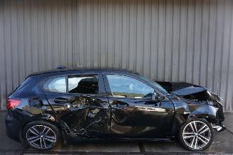 uszkodzony samochody osobowe BMW 1-serie 118i 1.5 100kW Automaat Business Edition Plus 2022/1