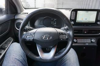 Hyundai Kona EV 64kWh 150kW Navigatie Premium picture 23