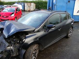disassembly passenger cars Renault Clio  2015/1
