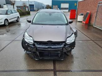 damaged commercial vehicles Ford Focus Focus 3 Wagon, Combi, 2010 / 2020 1.6 TDCi 2013/11