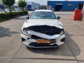 škoda osobní automobily Volvo V-60 V60 II (ZW), Combi, 2018 2.0 T4 16V 2020/1