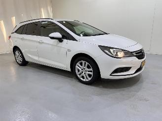 Voiture accidenté Opel Astra Sports Tourer 1.0 Online Edition 2019/1