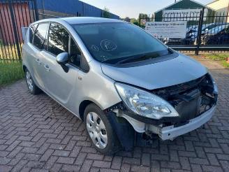 Damaged car Opel Meriva  2012/6