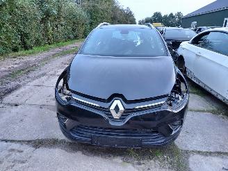 Damaged car Renault Clio  2018/11