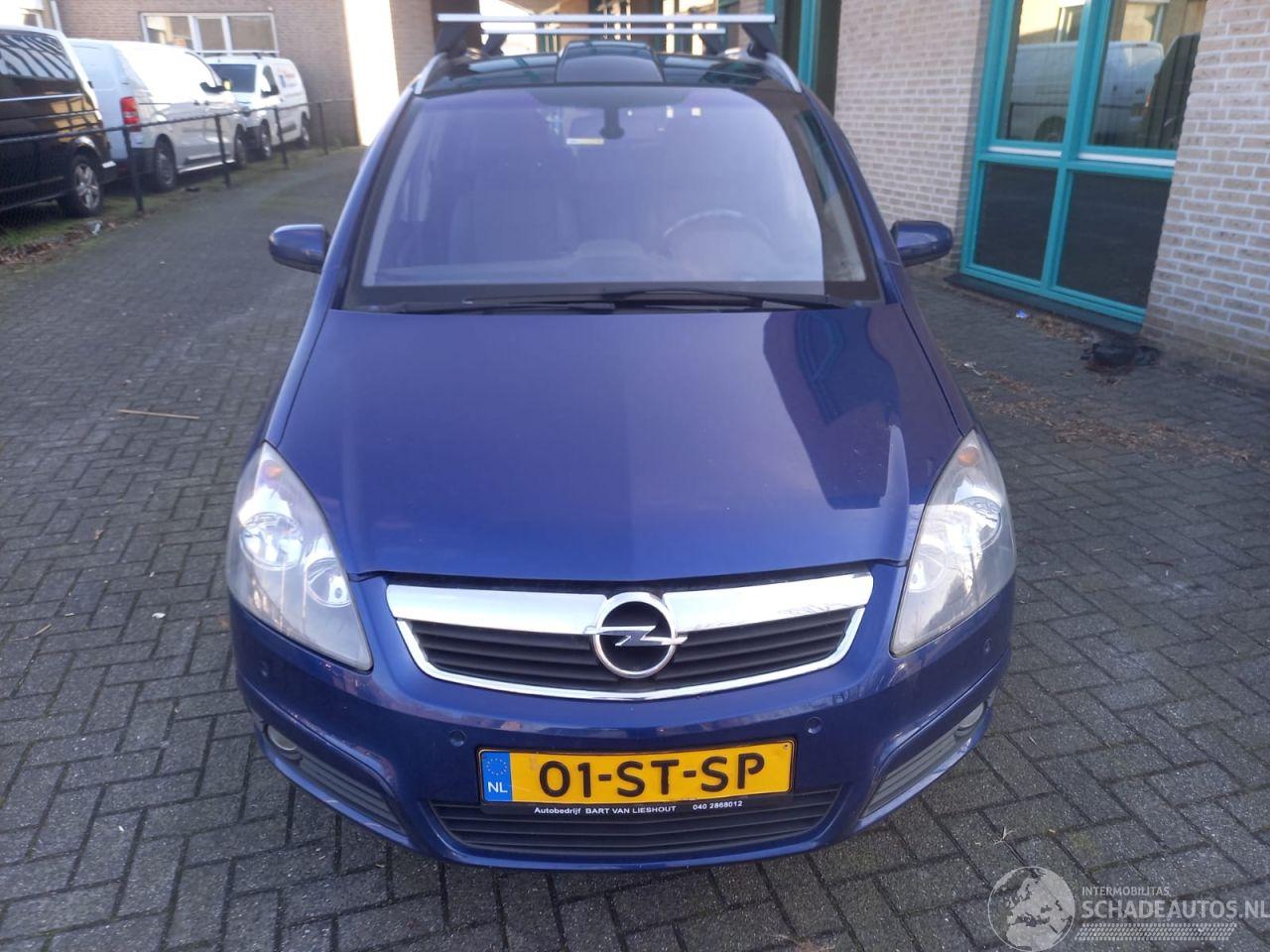 Opel Zafira 2.2 COSMO 7 PERSOONS