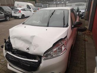 Voiture accidenté Peugeot 208 208 I (CA/CC/CK/CL), Hatchback, 2012 / 2019 1.0 Vti 12V PureTech 2013/11