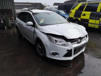 Salvage car Ford Focus Focus 3 Wagon, Combi, 2010 / 2020 1.0 Ti-VCT EcoBoost 12V 100 2014/9