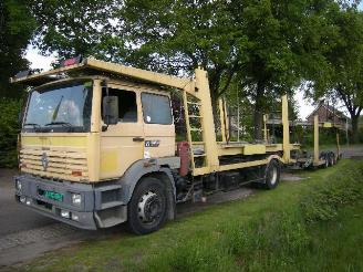 krockskadad bil vrachtwagen Renault G 300 mana er cartransporter incl trail 1996/9