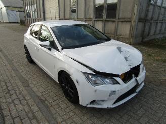 uszkodzony samochody osobowe Seat Leon 1.2 TSI 2013/4
