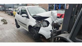 Voiture accidenté Renault Twingo Twingo II (CN), Hatchback 3-drs, 2007 / 2014 1.2 16V 2011/10