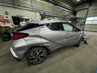 Toyota C-HR C-HR (X1,X5), SUV, 2016 2.0 16V Hybrid picture 6