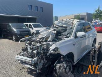 uszkodzony samochody osobowe Mitsubishi Outlander  2020/2