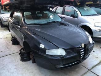 uszkodzony samochody osobowe Alfa Romeo 147 147 (937), Hatchback, 2000 / 2010 1.6 Twin Spark 16V 2003/5