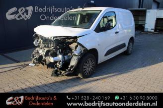 damaged passenger cars Peugeot Partner Partner (EF/EU), Van, 2018 1.5 BlueHDi 100 2021/1