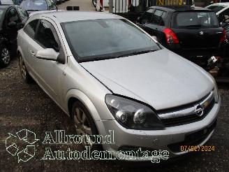 Opel Astra Astra H GTC (L08) Hatchback 3-drs 1.4 16V Twinport (Z14XEP(Euro 4)) [6=
6kW]  (03-2005/10-2010) picture 2
